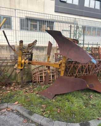 Aratro voltaorecchio