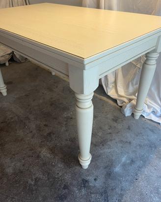 Tavolo e sedie legno bianco decapato