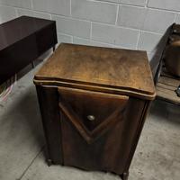 mobile Singer da restaurare