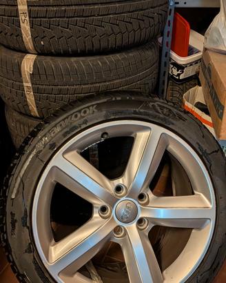 Cerchi lega Audi 17" originali con gomme invernali