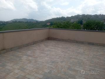 Appartamento con ampio terrazzo