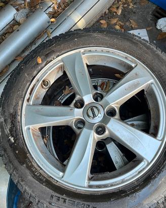 Cerchi in lega Volvo da 16”