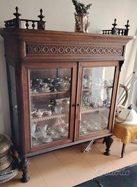 Vetrina antica legno massiccio intarsiata a mano