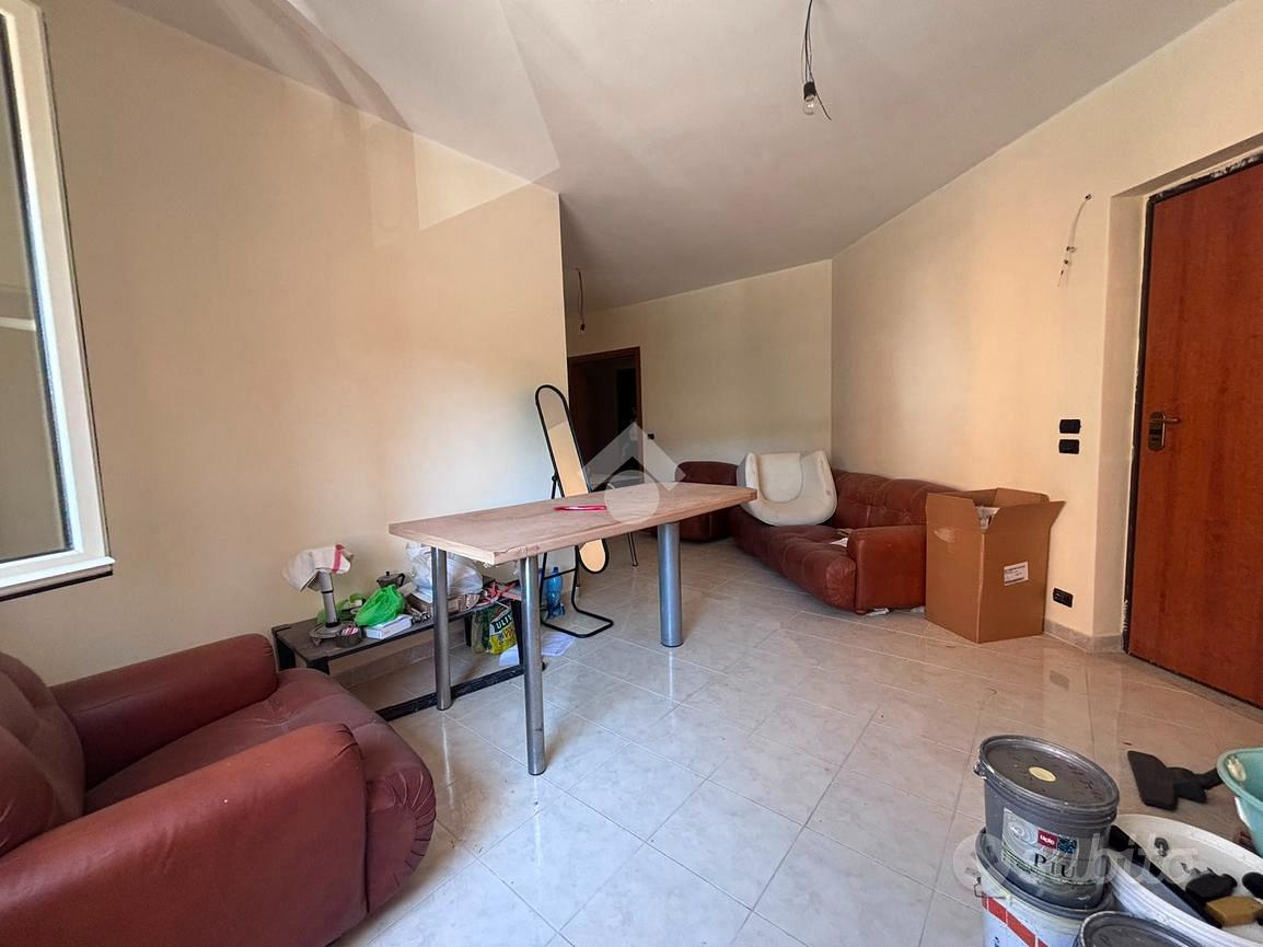 3 LOCALI A RENDE - Vista 2