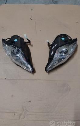 Fanali anteriori dx e sx Peugeot Geopolis