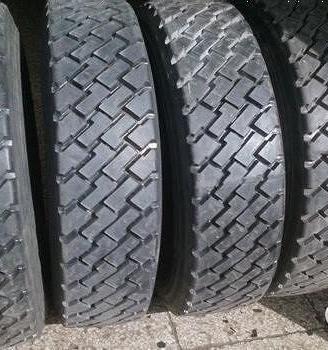 255 70 22.5 gomme ricoperte nuove