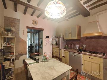 CASA SEMINDIPENDENTE A FOLIGNO