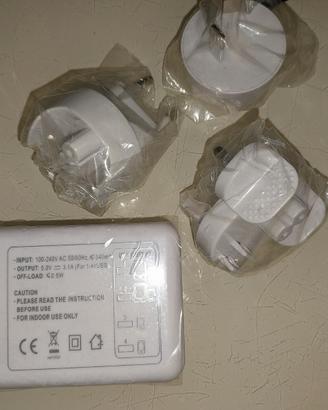 Adattatore presa USB universale da viaggio