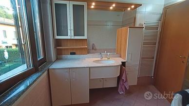 COMPOSIZIONE BAGNO top in granito + vano lavatrice