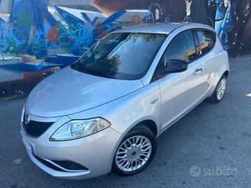 Lancia Ypsilon 1.2 69 CV 5 porte GPL Ecochic Gold/