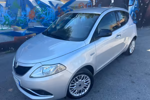 Lancia Ypsilon 1.2 69 CV 5 porte GPL Ecochic Gold/