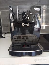 macchinetta per caffè De'Longhi magnifica 