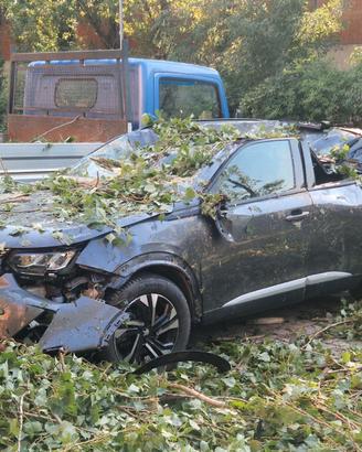 Auto incidentata Peugeot 2008 58.000km Diesel