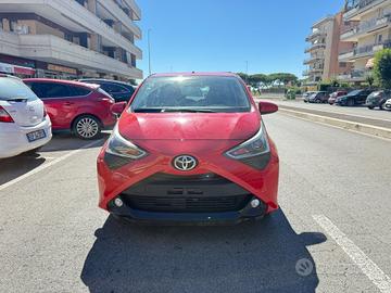 Toyota Aygo 1.0 VVT-i 72 CV 5 porte x-play MMT LED
