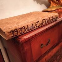 Libro oltre 400 anni. Pergamena grandi dimensio