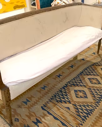 Divano antico del 700 e tanti mobili eleganti
