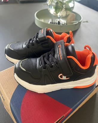 Scarpe Champion bambino n. 30 – nuove, mai usate