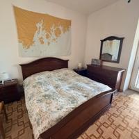 Camera da letto matrimoniale completa in legno