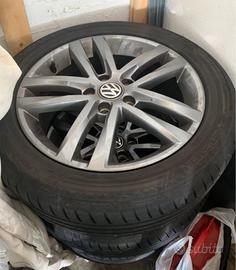 Cerchi in lega del 17 con gomme estive per vw