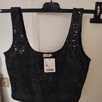 Top corto nero con lustrini