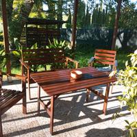 Set da giardino in legno.