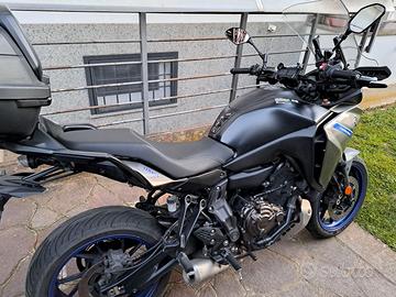 Moto Yamaha TRACER 7