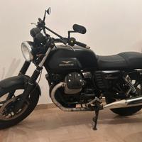 Moto Guzzi V7 Stone