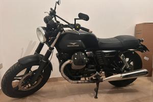 Moto Guzzi V7 Stone
