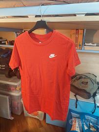 maglietta nike rossa nuova