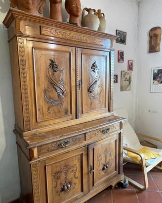 Credenza antica