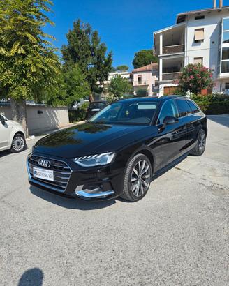 Audi A4 Avant 40 2.0 g-tron Business 170cv s-troni
