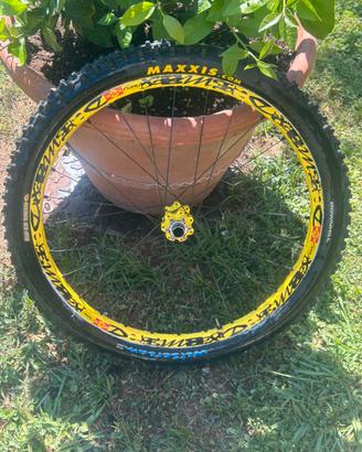 Cerchione mavic deemax