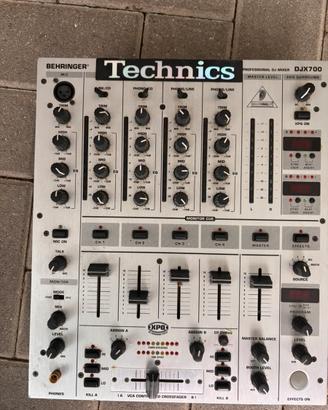 Behringer Pro Mixer DJX700
