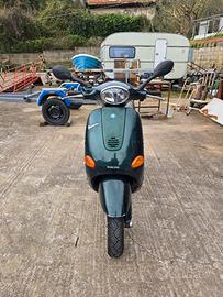 Piaggio Vespa ET 4 125 pre leader 