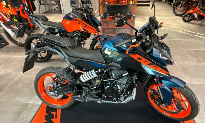 KTM 125 DUKE ANNO 2025 NUOVA IN PRONTA CONSEGNA