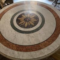 Tavolo piano in marmo intsrsiato base  intarsiato