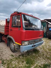 Iveco 65/12 macchina operatrice con patente B