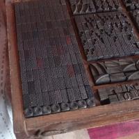 scatola con timbri timbro 