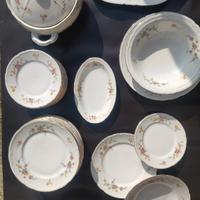 Servizio piatti in porcellana vintage decoro fiori