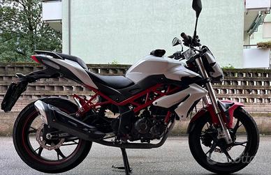 Motocicletta Benelli BN 125