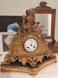 Orologio da tavolo in bronzo dorato