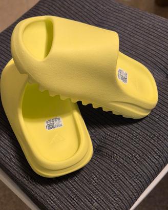 ciabatte yezzy Adidas 