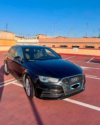 Audi A3 Sportback e-tron in all. sportivo AMBITION