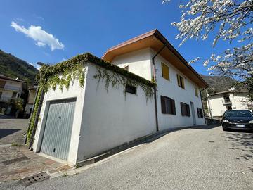 APPARTAMENTO BICAMERE CON GARAGE FR. PEONIS