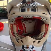 Casco Airoh Tony Cairoli limited edition gold