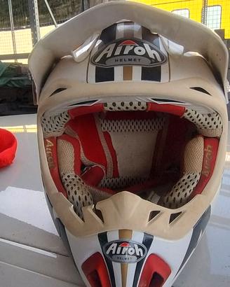 Casco Airoh Tony Cairoli limited edition gold