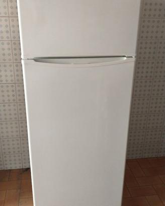 Frigorifero Indesit con freezer: 140x55x59 A class