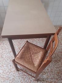 TAVOLO DA CUCINA ESTENSIBILE E 4 SEDIE