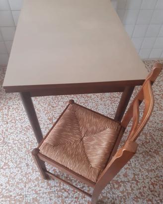 TAVOLO DA CUCINA ESTENSIBILE E 4 SEDIE