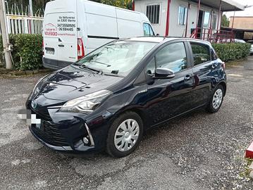 Toyota Yaris 1.5 Hybrid 5 porte Business